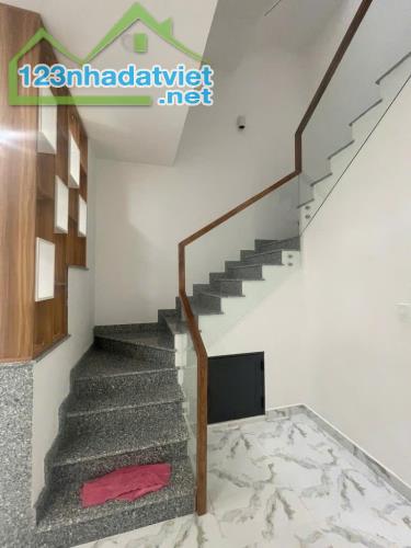 NHÀ SƠN KỲ 3 TẦNG 64M2 HẼM Ô TÔ SỔ VUÔNG Ở NGAY CHỈ 6 TỶ 8 - 2