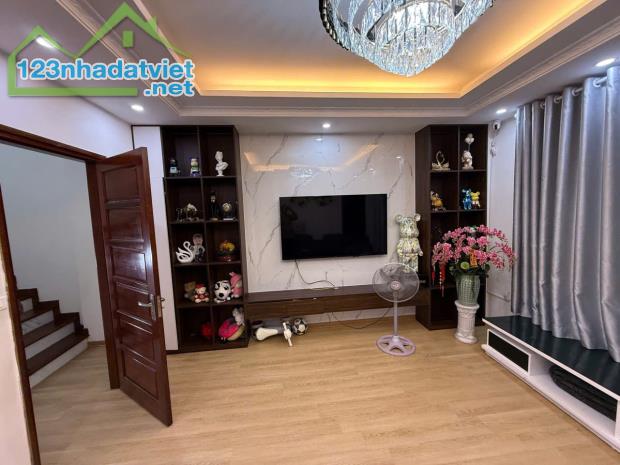 Bán nhà Trần Quốc Vương đẹ keng, ở ngay, 50m2, 8x tỷ - 5