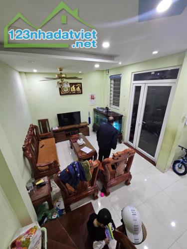 Trần Cung, siêu hiếm, 47m2,4T, mt khủng,ngõ thông oto 40m 7tỷ399