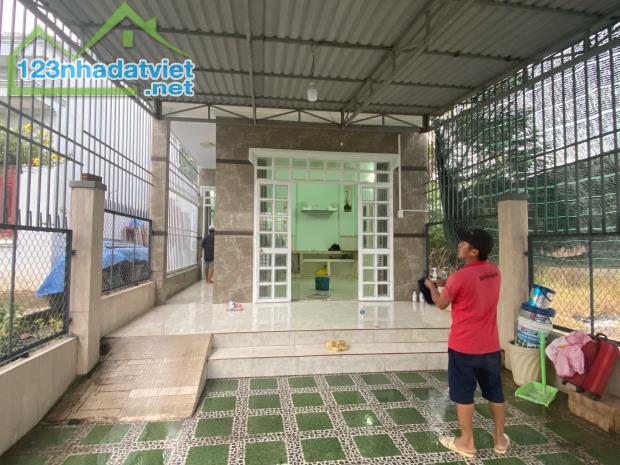 Bán nhà hẻm 47 Lý Thường Kiệt P Tân An Thị xã Lagi 3 phòng ngủ - 4