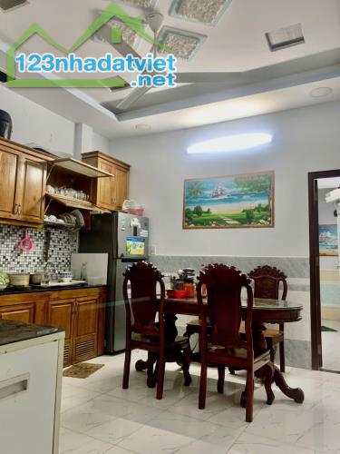 KẾ KDC NAM LONG XỊN SÒ, HUỲNH TẤN PHÁT, QUẬN 7, 93M2 MÀ CHỈ CÓ 5.3 TỶ.