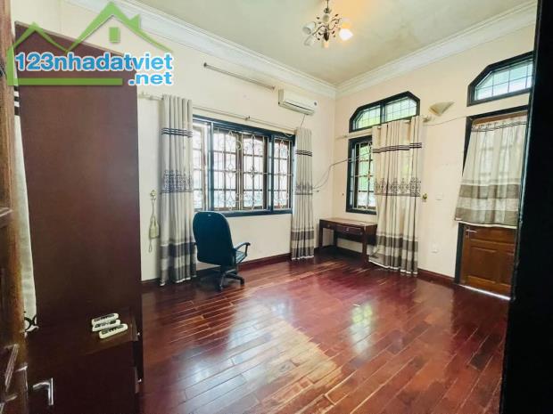 Cho thuê nhà ngõ 139 Tam Trinh 105m2, 3 tầng, 16 triệu - 1