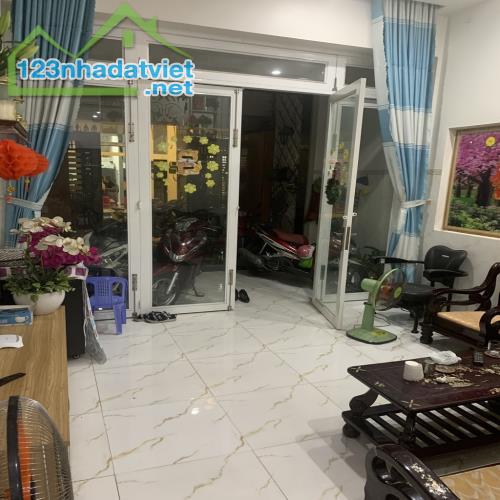 Bán nhà riêng tại đường Tây Hòa, Quận 9 _ Chỉ có 4 ti---_ 2 tầng 2 pn _ 70 m2 ( 7 x 10 )_ - 1