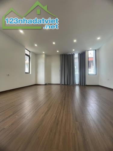 Bán Nhà Mới Phố Việt Hưng Long Biên 40m2 5 Tầng Lô Góc, 7.2 Tỷ, Ô Tô Đỗ Cạnh Nhà - 5