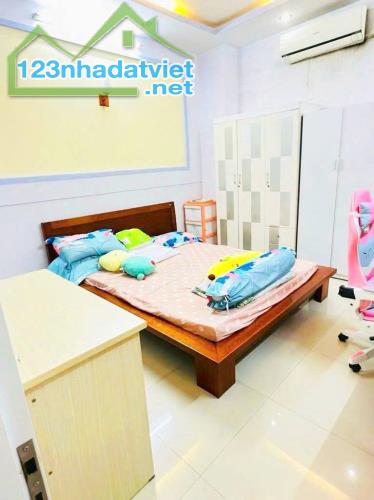 GẦN NGÃ 4 BỐN XÃ, LÊ VĂN QUỚI - 45M2, 4 TẦNG - HẺM 6M XE HƠI THÔNG👉5 TỶ 490 - 5