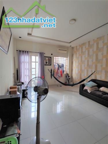 Nhà MTKD Phước Bình, 2 Tầng, ngang 4.5m, gần Global city, nhỉnh 4.5 tỷ - 2