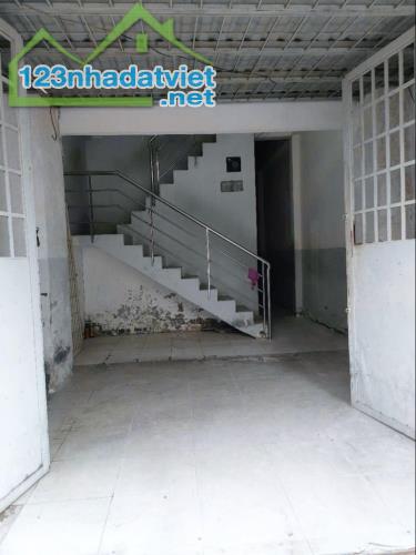 Mua bán nhà Lê Đình Cẩn, 4x22m, bán đất tặng nhà 2 tầng, 3 phòng ngủ, đường 6m ô tô vào nh - 1