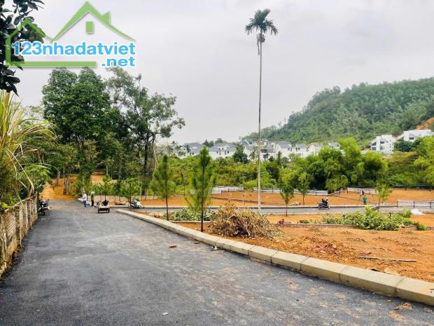 Bán đất nghỉ dưỡng chung vách KĐT Xanh Villas đường to giá rẻ 403m nhỉnh 10tỷ - 2