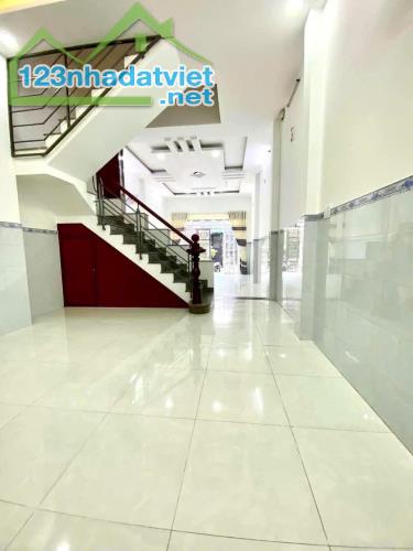 72M2 CHỈ NHỈNH 5 TỶ - NHÀ 2 TẦNG - ĐƯỜNG XE TẢI GẦN MẶT TIỀN - NGAY TÂN HOÀ ĐÔNG SÁT Q.6 - 3