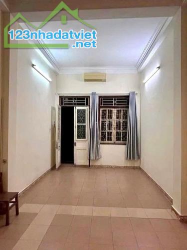 Cho thuê nhà ngõ 243 Tam Trinh, 60m2, 2.5 tầng, 3 ngủ, chỉ 8.5tr - 1