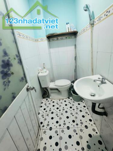 Bán nhà HẺM XE HƠI THÔNG, GẦN ĐƯỜNG LỚN, Đường Trần Văn Khánh, Quận 7. - 3