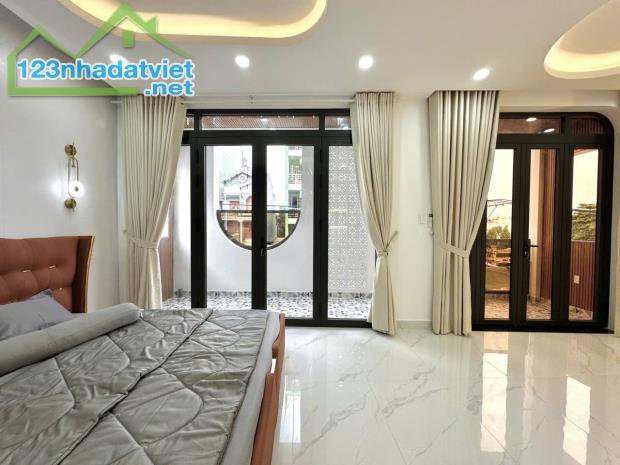 Bán nhà Mặt tiền Nguyễn Văn Khối ( Cây Trâm cũ) - CV Làng Hoa, 7x8.5m, 6 Tầng, 13.5 tỷ. - 3