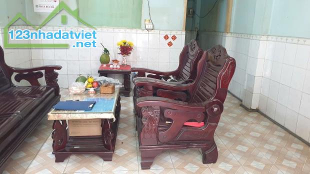 BÁN NHÀ CĂN GÓC BÙI VIỆN Q1- 4M X 13M GiÁ TỐT  8.9 TỶ SỔ HỒNG CHÍNH CHỦ - 3