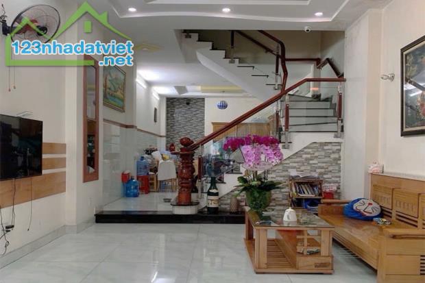 Bán nhà Phạm Văn Chiêu Phường 14, 64m² (4m x 16m) 4 Tầng 4 phòng ngủ - Giá 8.1 tỷ TL