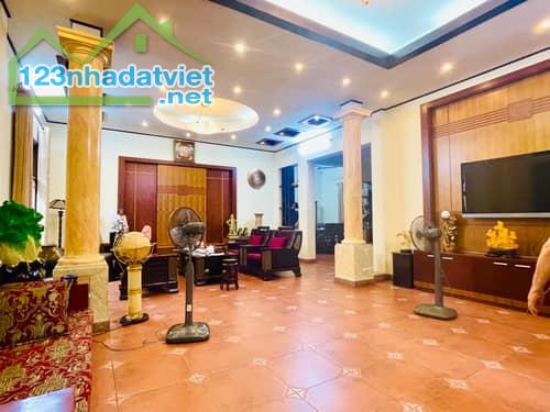 3APWJR 🏘️ Sở Hữu Biệt Thự Mặt Phố Lô Góc - 2 Mặt Thoáng, 2 Mặt Đường Đẳng Cấp - 3