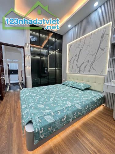 Bán nhà đẹp dân xây 4 tầng, 38m2 giá hạt rẻ, khu dân trí cao phố Nguyễn Lương Bằng, Đống - 3