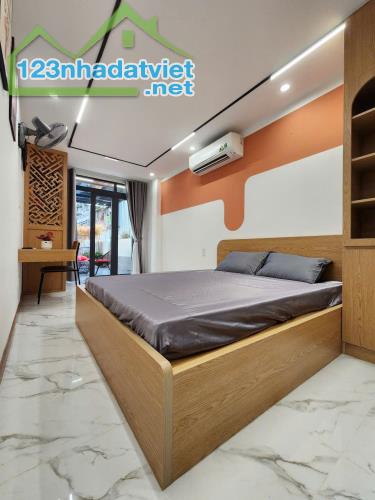 Top tòa nhà 15 căn hộ dịch vụ 1 trệt 4 lầu Điện Biên Phủ Quận 10 TP.HCM
