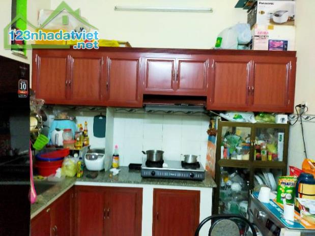 Gần Lê Văn Quới - Bình Tân -64m2(4x16) -Chỉ hơn 4Tỷ. * Nhà 2 mặt hẻm ,Xe tải thông  + Nhà