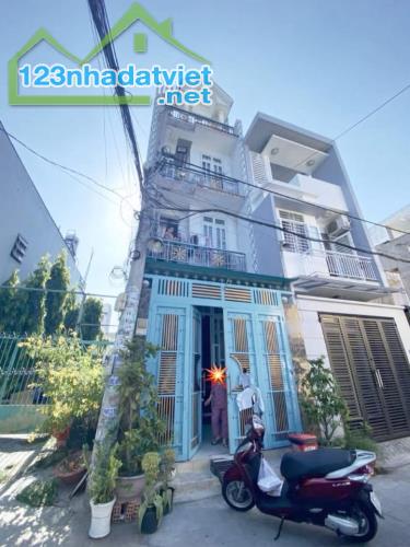🌹 Gần Lê Văn Quới - Bình Tân -64m2(4x16) -Chỉ hơn 5Tỷ. *Hẻm Xe Tải Đua Trước Nhà., + Nhà