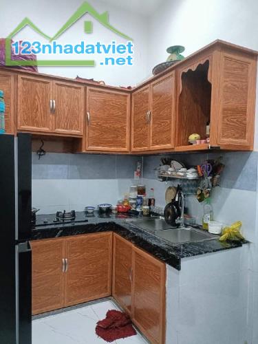 GIÁP QUẬN 4 - VỊ TRÍ ĐẸP - 46.8M2 - HOÀN CÔNG ĐẦY ĐỦ - CHỈ NHỈNH 7 TỶ  🌹🌹 - 2