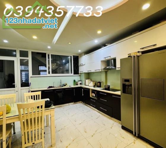 GẤP! Cần bán nhà Trung Hòa, 42m², thang máy, 3 mặt thoáng sáng, 9.55 tỷ - 3