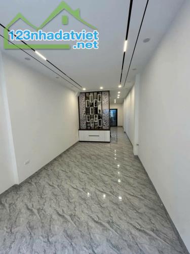 Bán nhà Vũ Xuân Thiều, 1 Nhà ra Phố. Ngõ thông, 2 mặt thoáng. 50m x 4T. Nhỉnh 7 tỷ. - 2