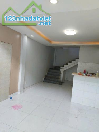 BÁN NHÀ HẺM XE TẢI LÊ VĂN QUỚI 47M2--2 TẦNG