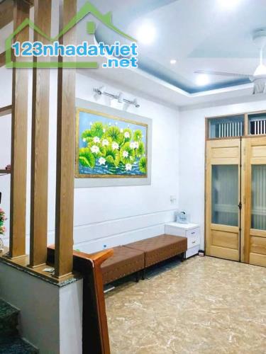 Cho thuê nhà ngõ phố Xuân Đỉnh Bắc Từ Liêm 33m x 5 tầng, giá 13tr/tháng