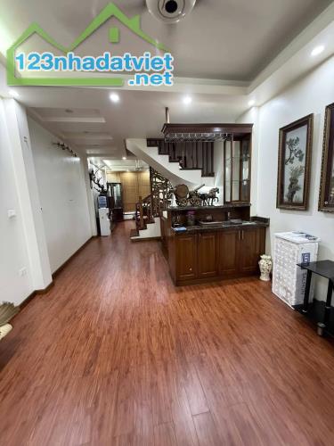 Bán nhà hà Phú Xá, Phú Thượng. Căn góc , ngõ thông. DT40m, 6T, MT4m Giá 9 tỷ.