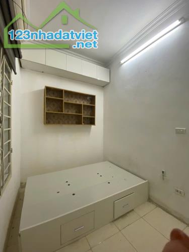 1.35 tỷ có ngay nhà 3 tầng x 15m2 Hoàng Mai, 2 ngủ - 2