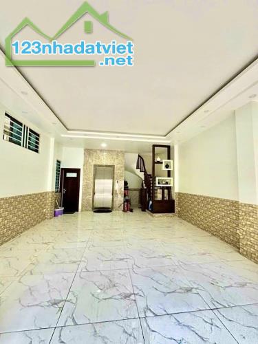BÁN NHÀ MẶT PHỐ LÔ GÓC 3 THOÁNG 24 TỶ 55m 7 TẦNG MT 5,4m Ô TÔ TRÁNH ĐÔNG QUAN CẦU GIẤY - 4