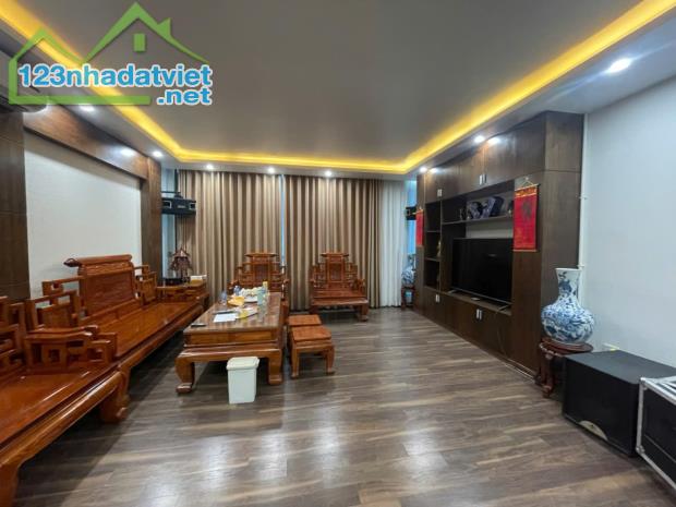 BÁN NHÀ MẶT PHỐ LÔ GÓC 3 THOÁNG 24 TỶ 55m 7 TẦNG MT 5,4m Ô TÔ TRÁNH ĐÔNG QUAN CẦU GIẤY - 2