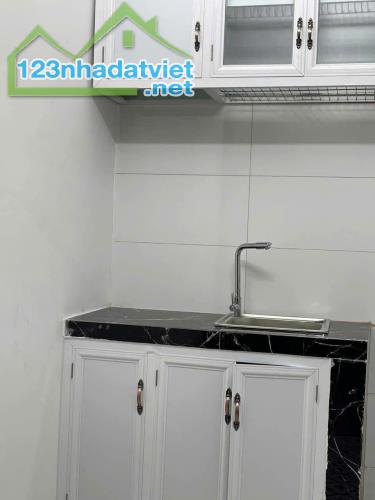 Bán nhà riêng nguyên căn Phố Lê Thanh Nghị 4 tầng x 12m2, 2 ngủ, 2 vệ sinh, 2 tỷ - 4