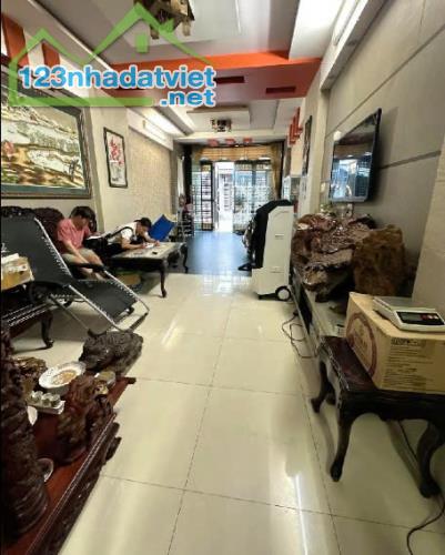 SIÊU RẺ -NGAY PHÚ THẠNH TÂN PHÚ -79M2(4x20) -HẺM 8M THÔNG NHÀ 3 TẦNG MỚI ĐẸP. CHỈ HƠN 8 TỶ - 3