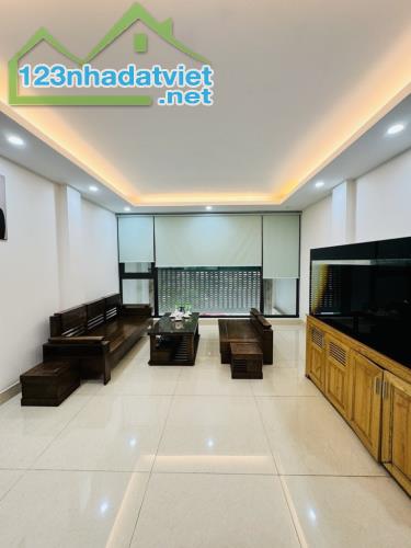 NHÀ VỊ TRÍ VÀNG PHỐ  MINH KHAI – TIMES CITY  -LÔ GÓC  – Ô TÔ ĐỖ CỬA – DT 135M- NHỈNH 31TỶ - 1