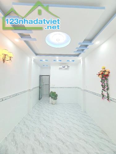 Bán nhà 2 lầu hẻm xe tải đường Bùi Minh Trực Phường 5 Quận 8 - 4