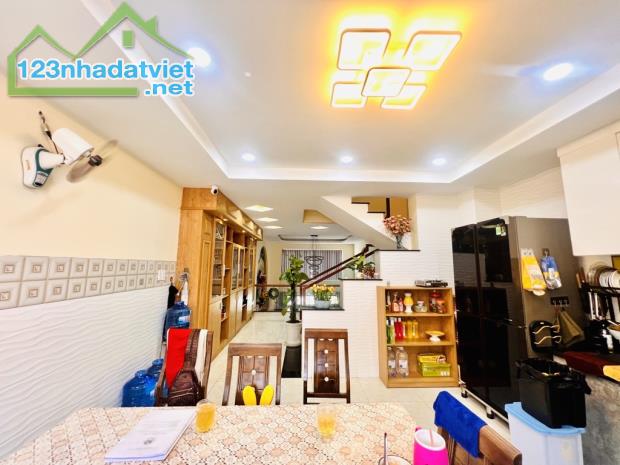 🏡🏡🏡 NHÀ 5 TẦNG HẺM XE HƠI THÔNG .LÊ ĐỨC THỌ PHƯỜNG 15 .GV ...DT 67M .💸💸💸 8.9 TỶ  + N - 1