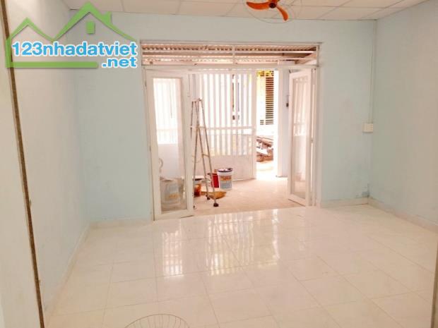 Bán nhà 72m2, Hẻm xe hơi Đường Nguyễn Sơn, Quận Tân Phú - 2