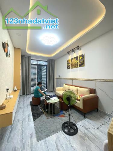 Nhà mới ô tô đỗ cửa, Phan Huy Ích + Trường Chinh, 4.2 tỷ - 5