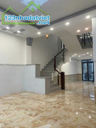 5 tầng 106m2 vị trí đắc địa mặt tiền Huỳnh Thị Đồng 1979 Thị Trấn Nhà Bè, 12.5 tỷ - 2