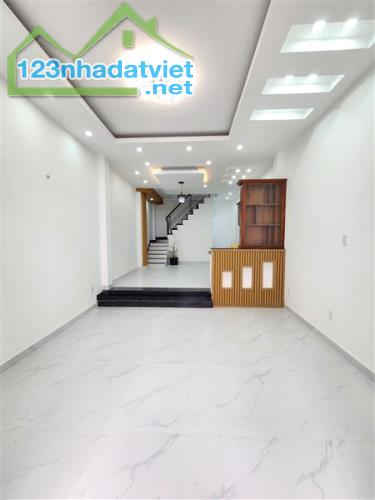 NHÀ ĐẸP B.ÁN - GIÁP NGUYỄN OANH & NGUYỄN VĂN LƯỢNG P17 GV - HXH ĐẬU CỬA - DT 45M² - 3 TẦNG - 3