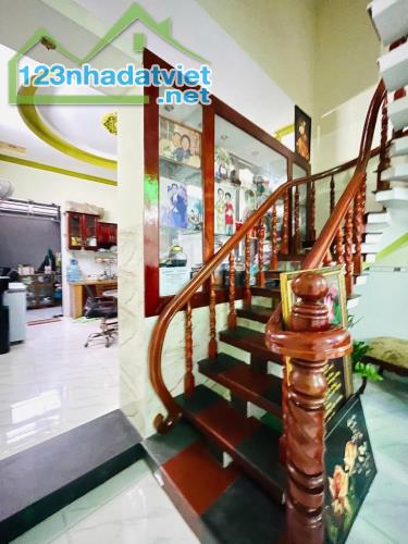 NHÀ ĐẸP QUANG TRUNG P11 GV - HXH THÔNG - TIỆN KINH DOANH - GIÁP CA QUẬN - DT 92M² - 4 TẦNG - 2