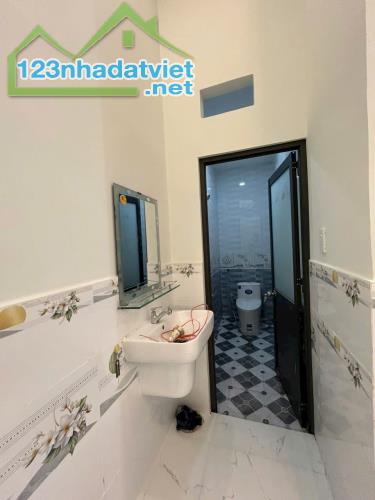 Nhà mới xây gần CTY pouchen 1.35 tỷ/80m2, đường ô tô - 1