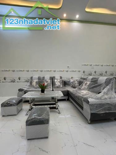 Nhà mới xây gần CTY pouchen 1.35 tỷ/80m2, đường ô tô - 5