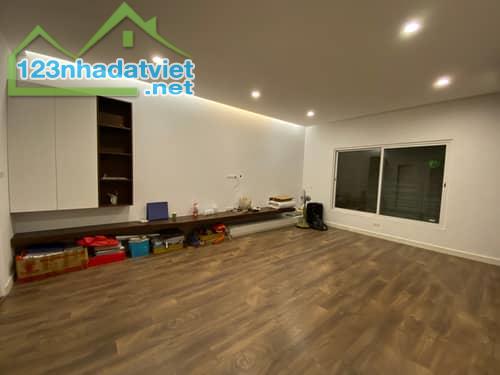 💥ĐỘI CẤN- GIẢM 300TR- Ở NGAY-NGÕ Ô TÔ- 25M RA PHỐ. 45M²x5 TẦNG. MT 5M. GIÁ CÒN 10.2 TỶ💥