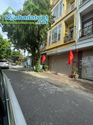 +GIANG BIÊN-PHÂN LÔ Ô TÔ TRÁNH-VIEW CV-NHÀ ĐẸP 4 TẦNG 4N ĐỦ CÔNG NĂNG 12 TỶ(chủ cần bán g - 4