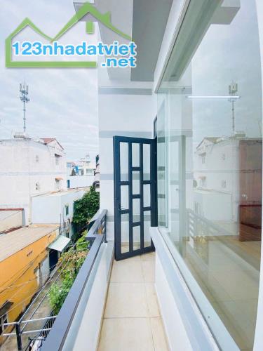 NHÀ 3 TẦNG MỚI ĐẸP Ở NGAY - BÌNH TÂN SÁT TÊN LỬA NỐI DÀI - 48M2 NHỈNH 4 TỶ TL