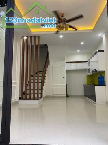 Bán Nhà Ngõ 35 Phố Lệ Mật, Việt Hưng, 31m2, 5Tầng, Phân Lô, Ô Tô, Chỉ 5 Tỷ Hơn