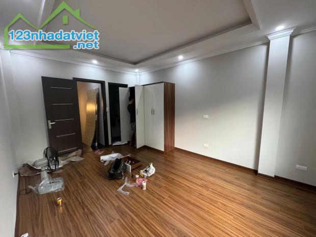 Cho thuê nhà ngõ 281 Trương Định, 35m2, 5 tầng, 15 Triệu - cho ở nhóm tối đa 6 người - 1