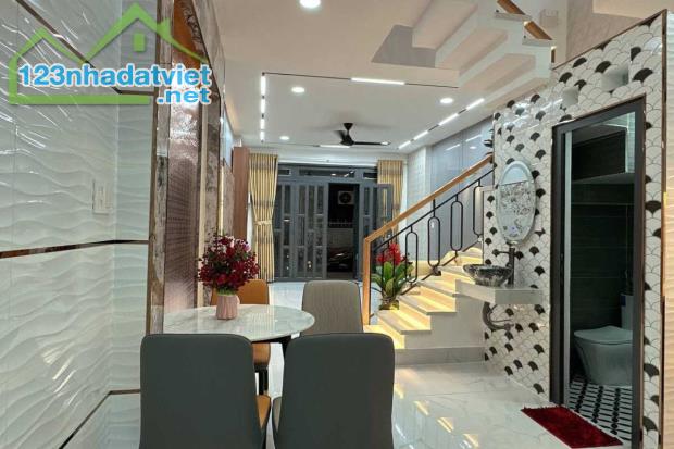 Bán nhà hẻm 3.5m, Đường Số 4, Gò Vấp, 4m x 11m, 40.4 m², nhà đẹp - Giá 5.59 tỷ TL - 1